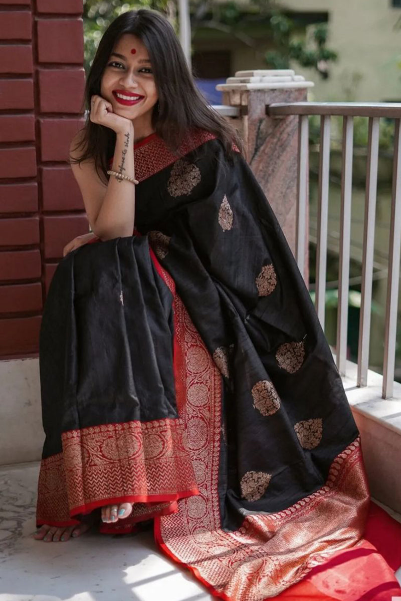 Eloquence Black Soft Silk Saree With Innovative Blouse Piece