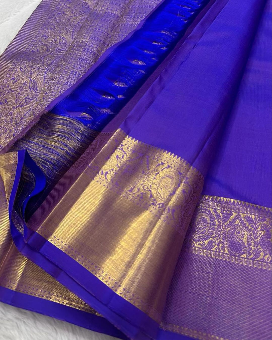 Gratifying Royal Blue Soft Banarasi Silk Saree With Propinquity Blouse Piece