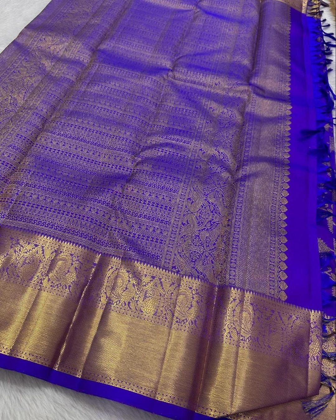 Gratifying Royal Blue Soft Banarasi Silk Saree With Propinquity Blouse Piece