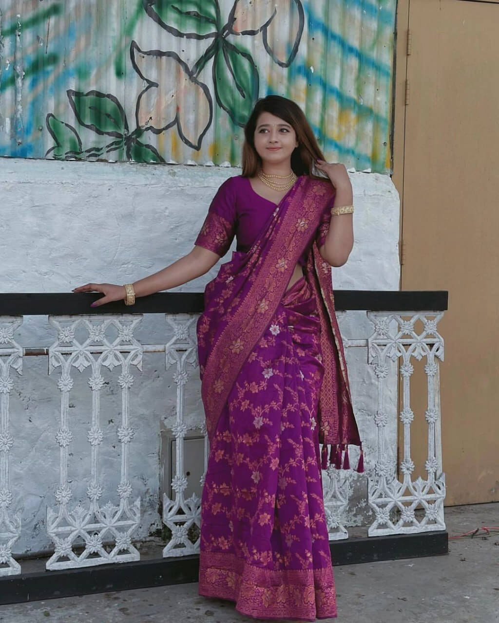 Desuetude Purple Soft Silk Saree With Surreptitious Blouse Piece