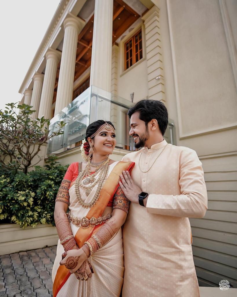 Lustrous Off White Soft Silk Saree With Enamoring Blouse Piece