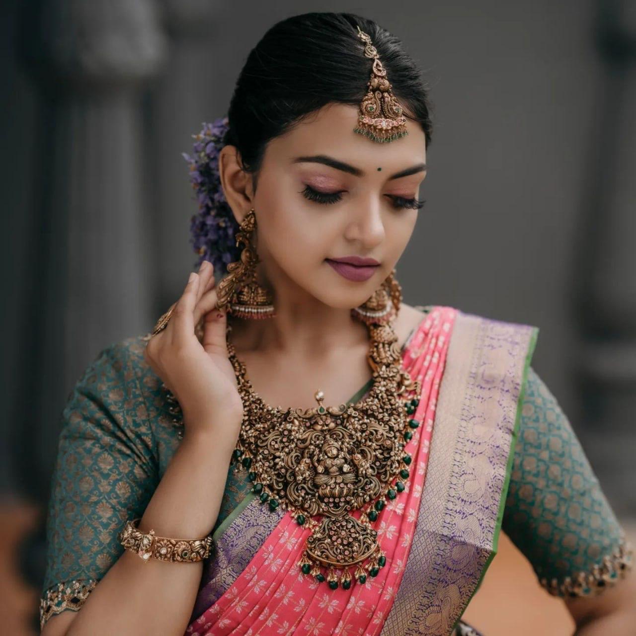 Arresting Dark Pink Soft Silk Saree With An Blouse Piece