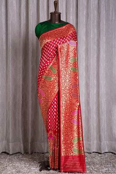 Glowing Red Soft Silk Saree With Effulgent Blouse Piece