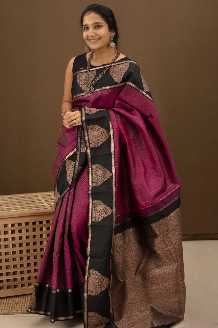 Charismatic Purple Soft Banarasi Silk Saree With Tremendous Blouse Piece