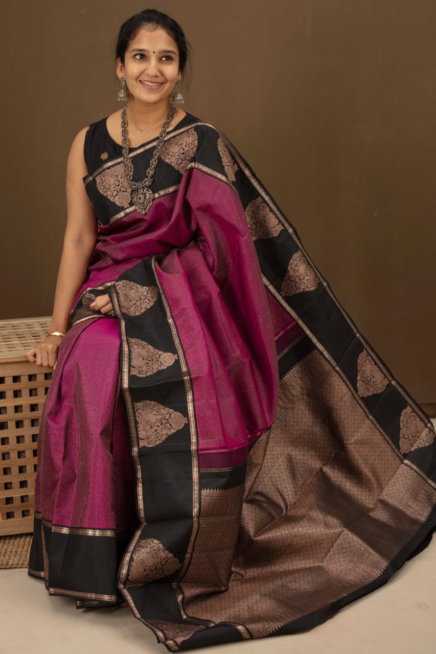 Charismatic Purple Soft Banarasi Silk Saree With Tremendous Blouse Piece