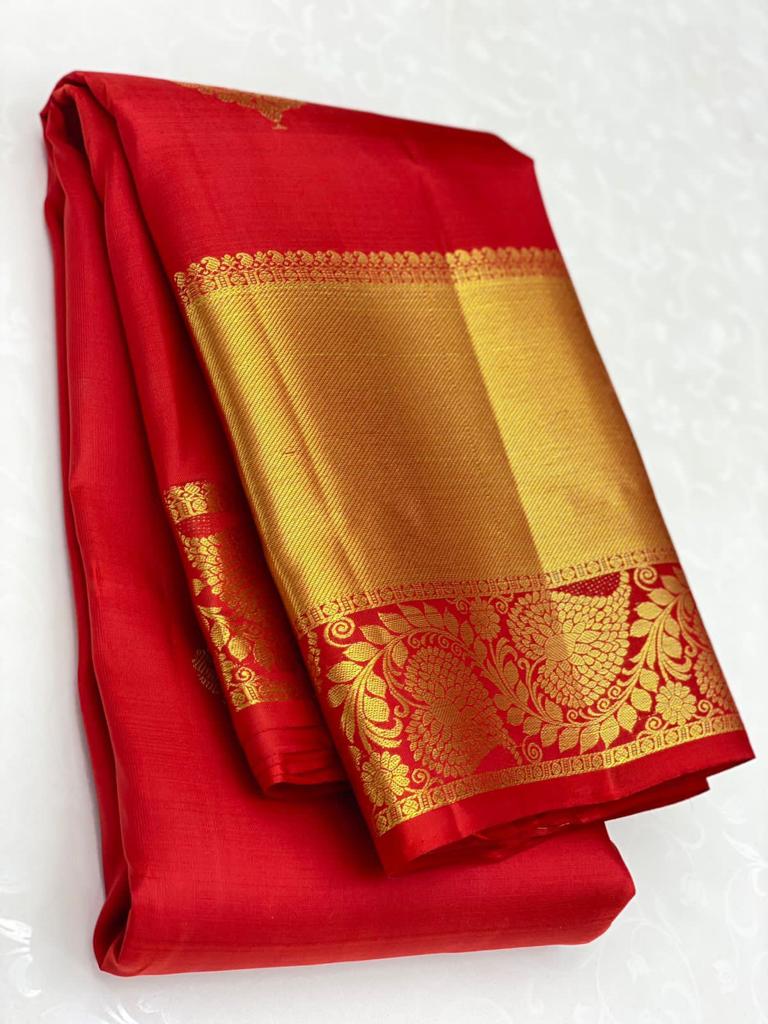 Refreshing Red Soft Banarasi Silk Saree With Sensational Blouse Piece