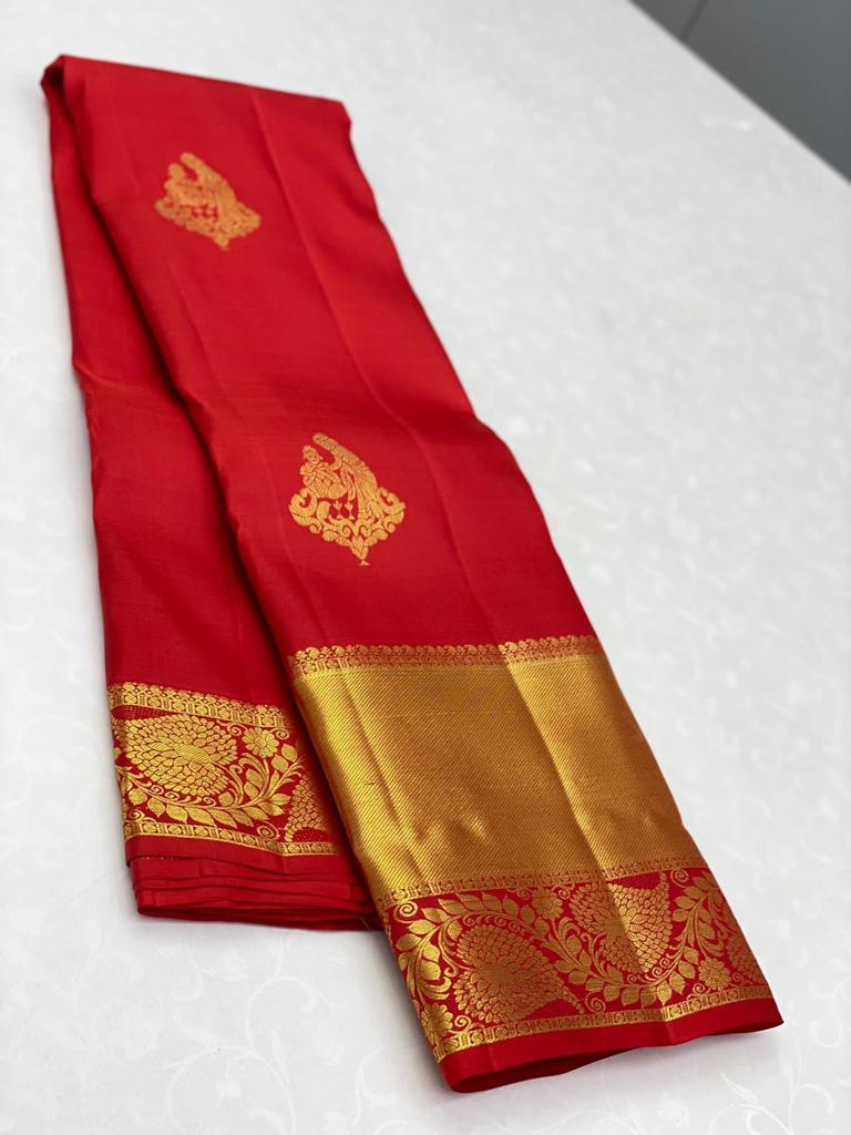 Refreshing Red Soft Banarasi Silk Saree With Sensational Blouse Piece