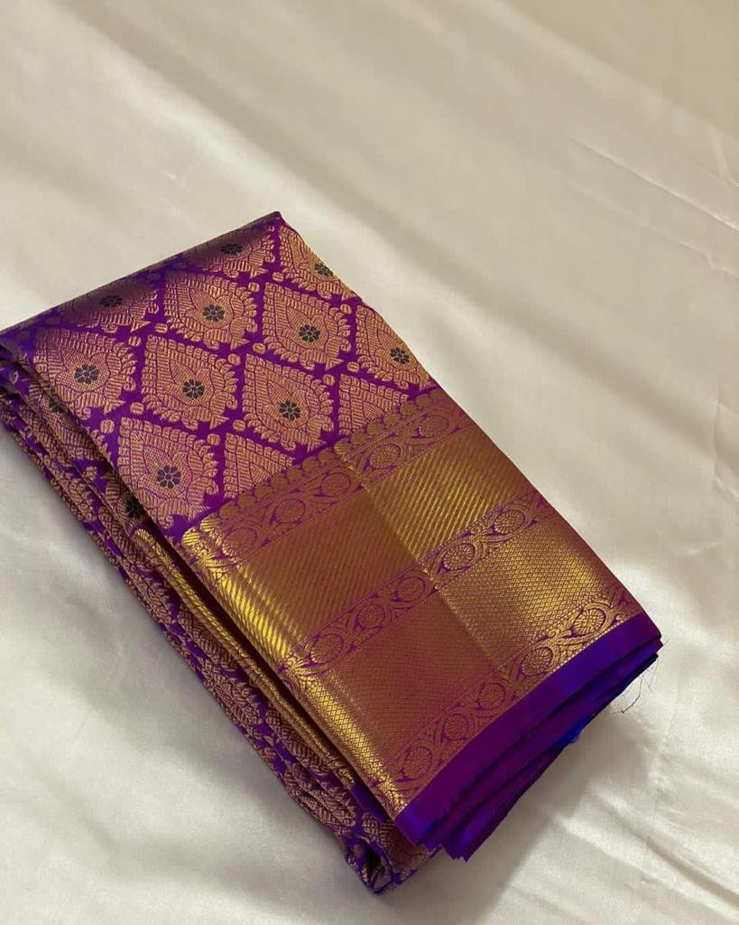 Sonorous Purple Soft Silk Saree With Seraglio Blouse Piece