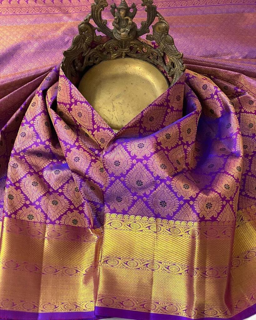 Sonorous Purple Soft Silk Saree With Seraglio Blouse Piece