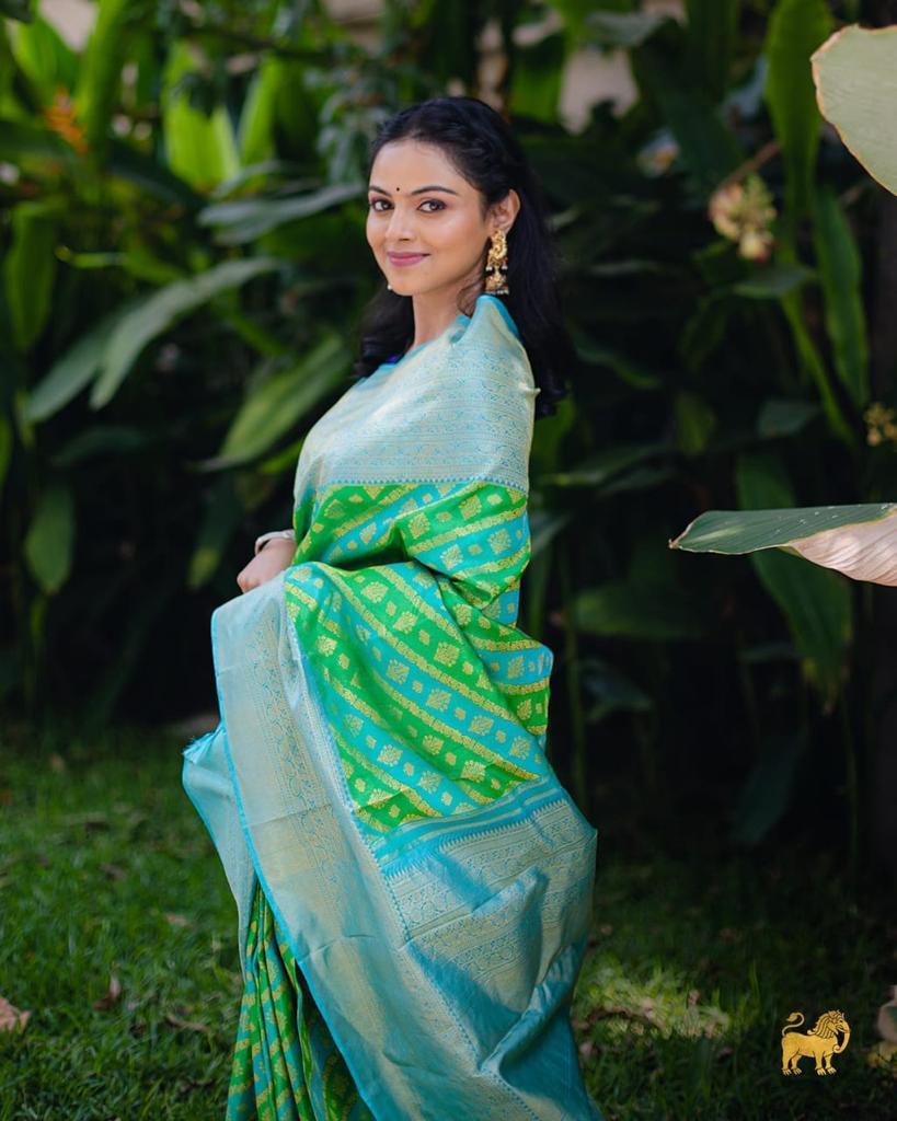 Nectarous Parrot Soft Silk Saree With Seraglio Blouse Piece