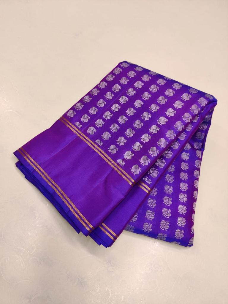 Amazing Royal Blue Soft Silk Saree With Tempting Blouse Piece