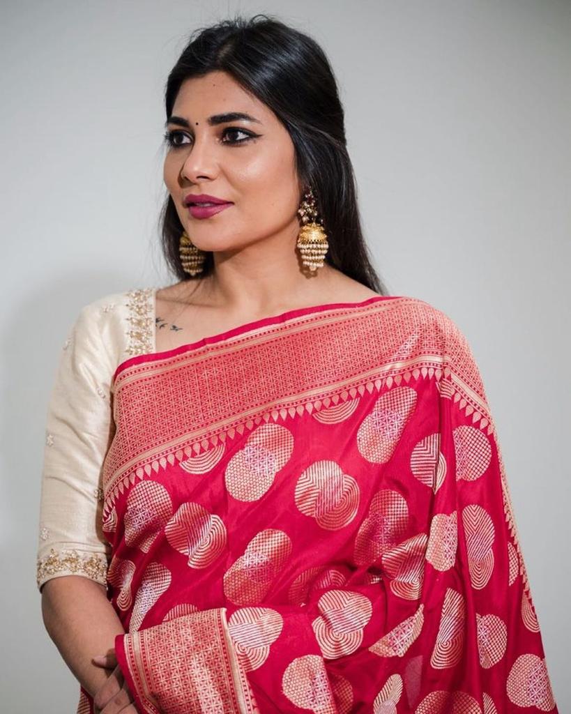 Fragrant Dark Pink Soft Silk Saree With Blissful Blouse Piece