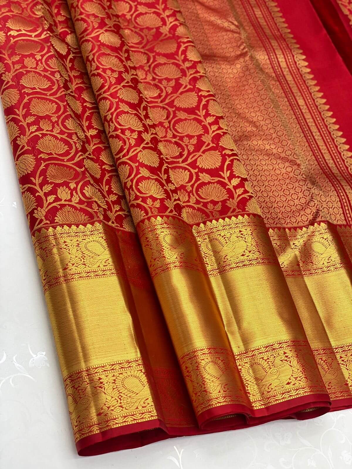 Energetic Red Kanjivaram Silk Saree With Seraglio Blouse Piece