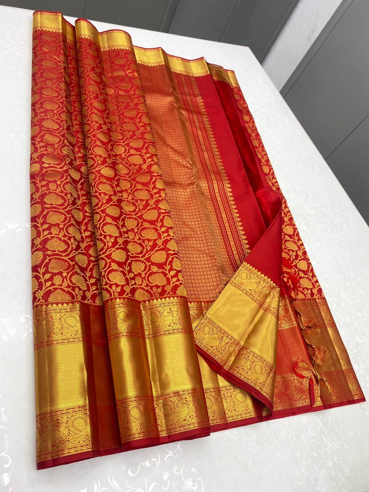 Energetic Red Kanjivaram Silk Saree With Seraglio Blouse Piece