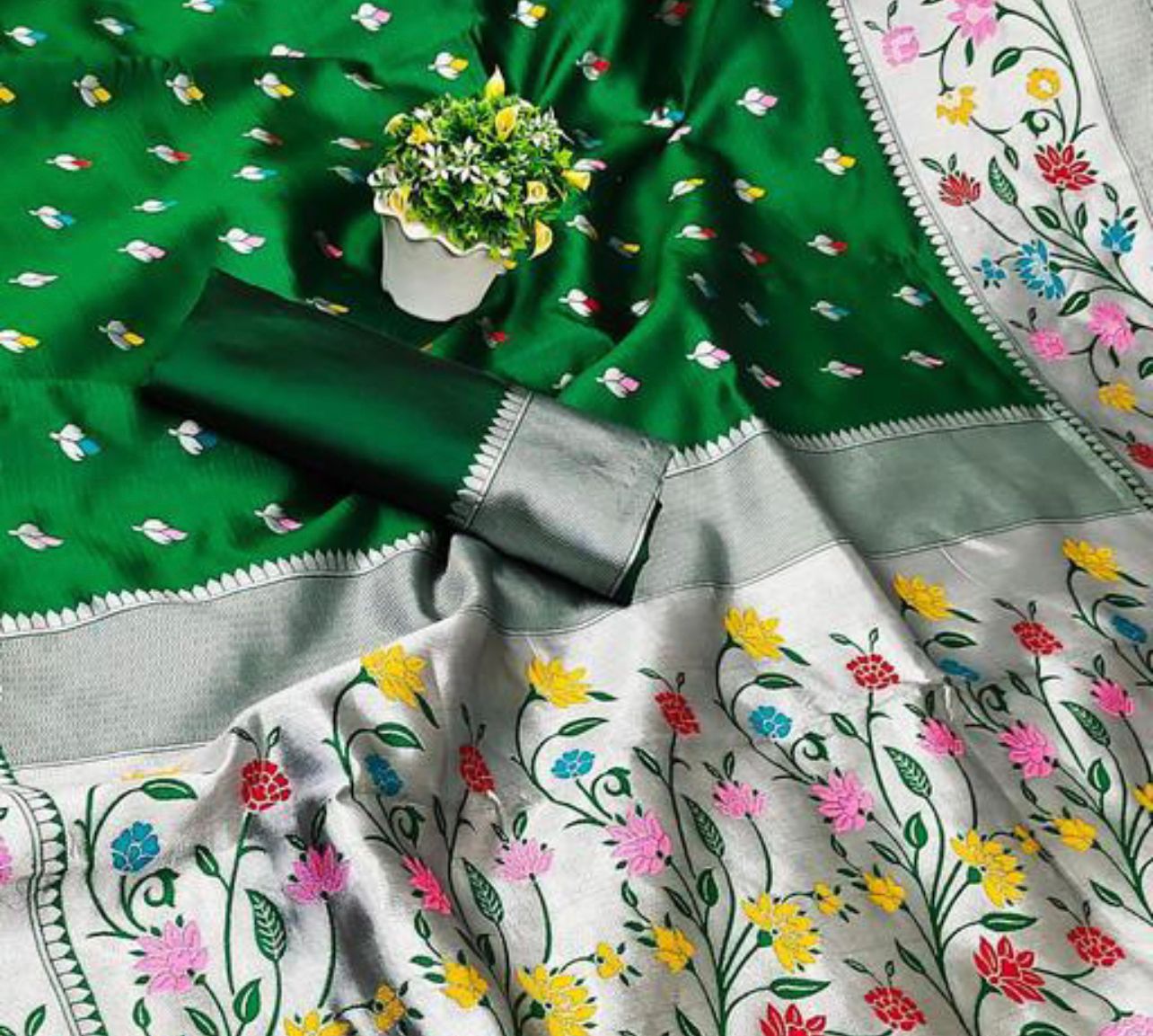 Jubilant Dark Green Paithani Silk Saree With Incredible Blouse Piece