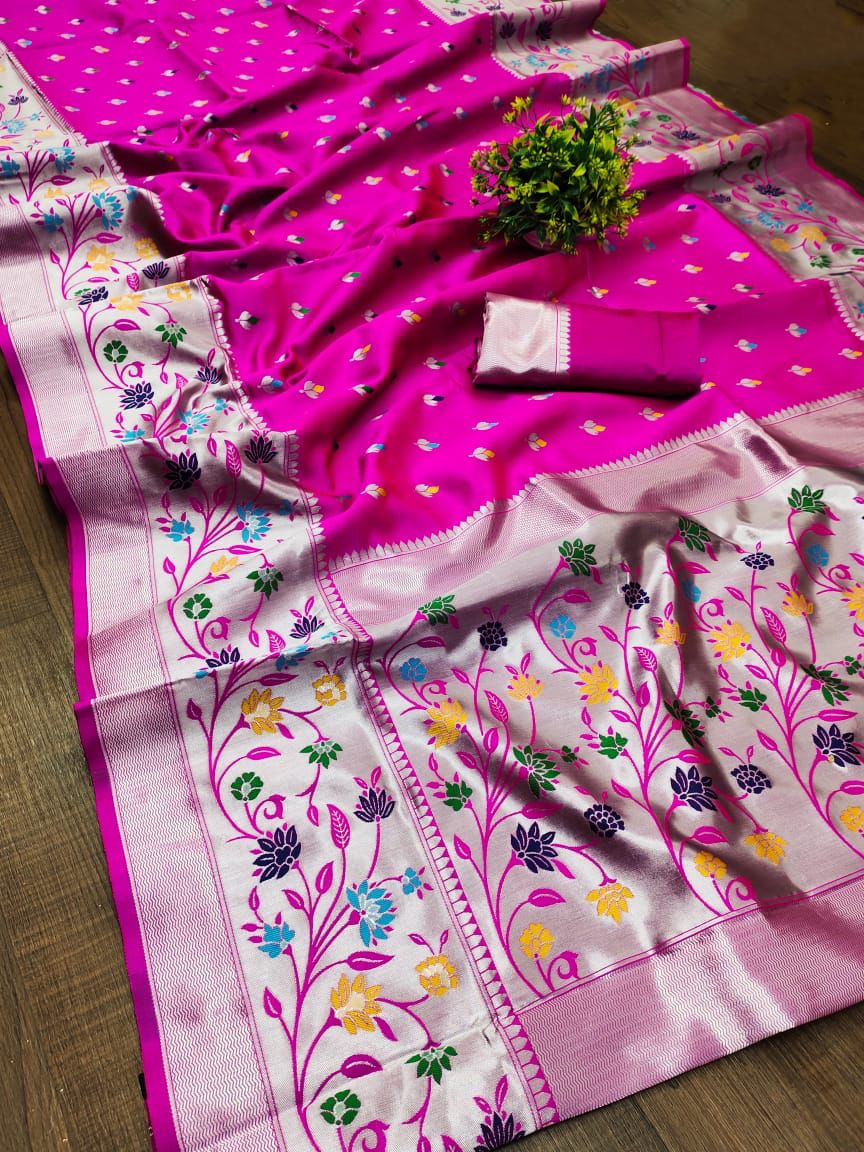 Fantabulous Magenta Paithani Silk Saree With Luxuriant Blouse Piece