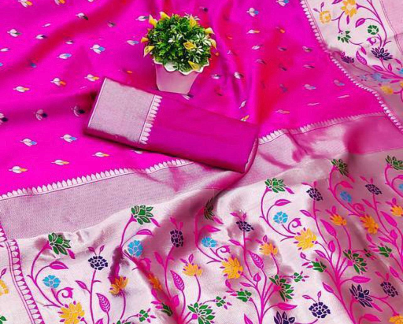 Fantabulous Magenta Paithani Silk Saree With Luxuriant Blouse Piece