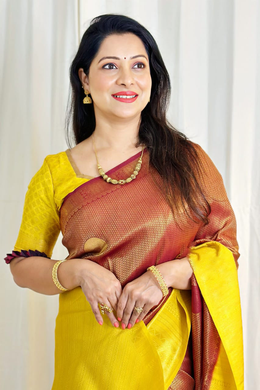 Splendorous Yellow Soft Silk Saree With Alluring Blouse Piece