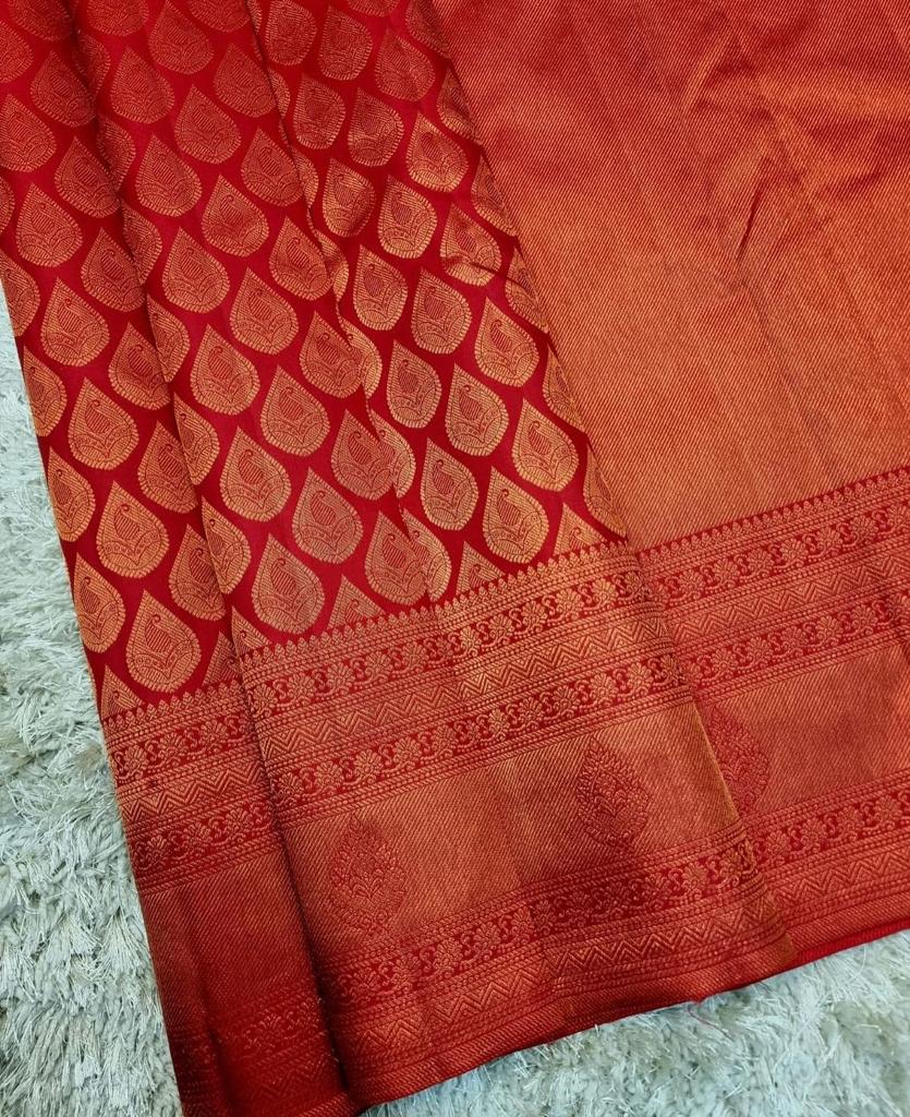 Ravishing Red Kanjivaram Silk Saree With Luminous Blouse Piece