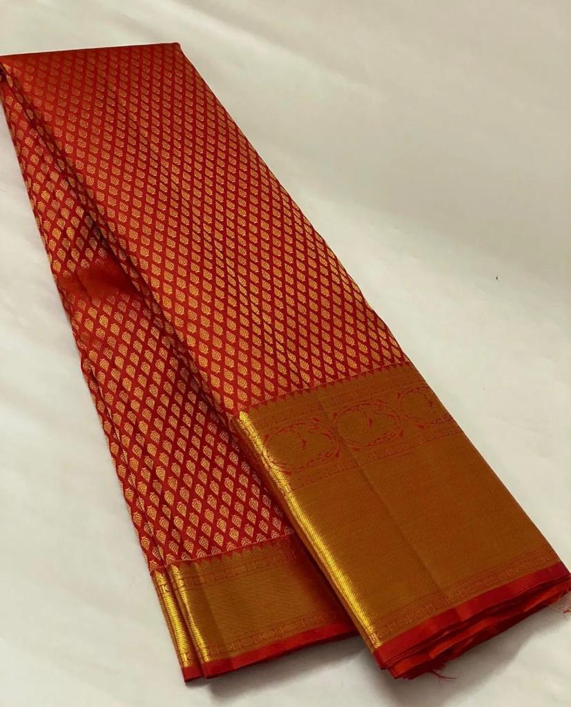 Delectable Red Kanjivaram Silk Saree With Classic Blouse Piece