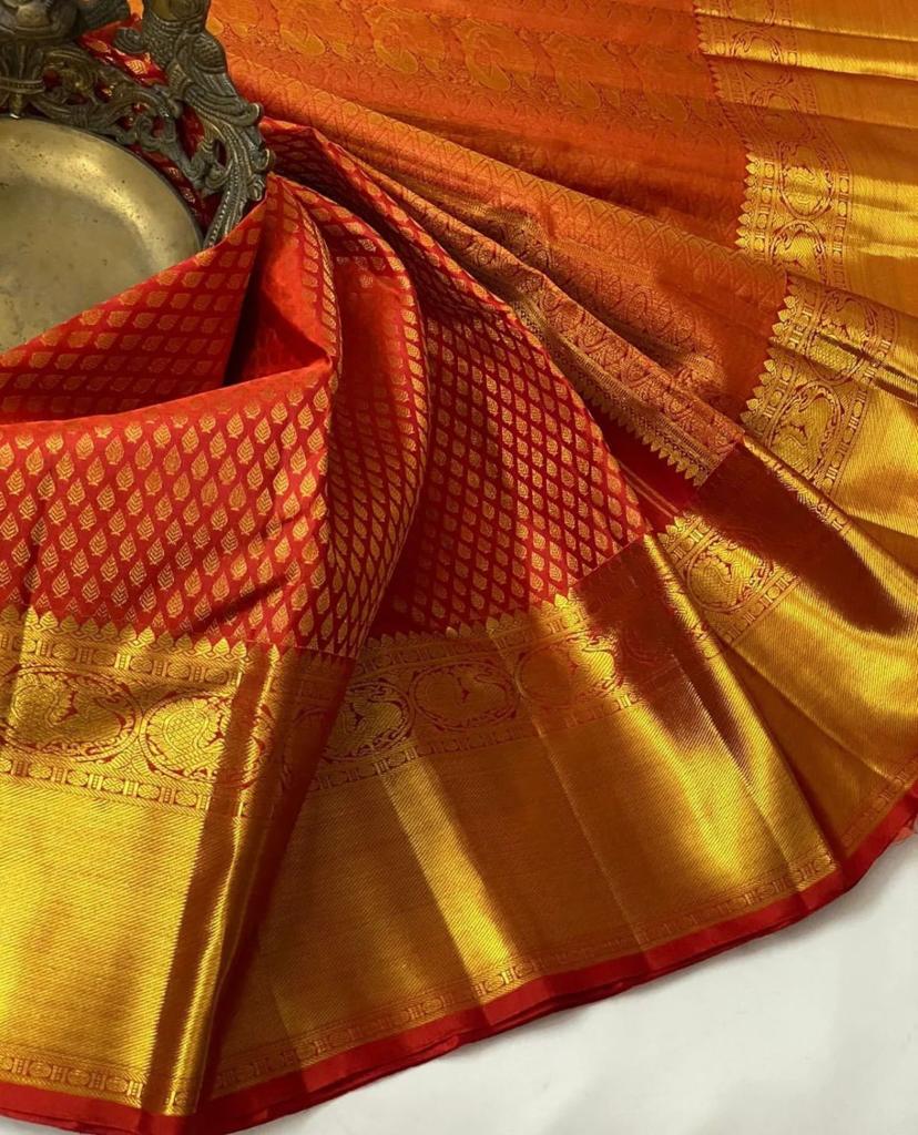 Delectable Red Kanjivaram Silk Saree With Classic Blouse Piece