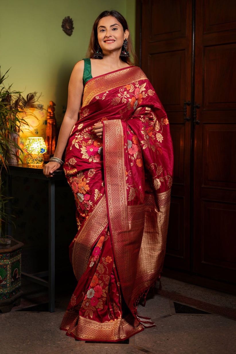 Improbable Red Soft Banarasi Silk Saree With Denouement Blouse Piece