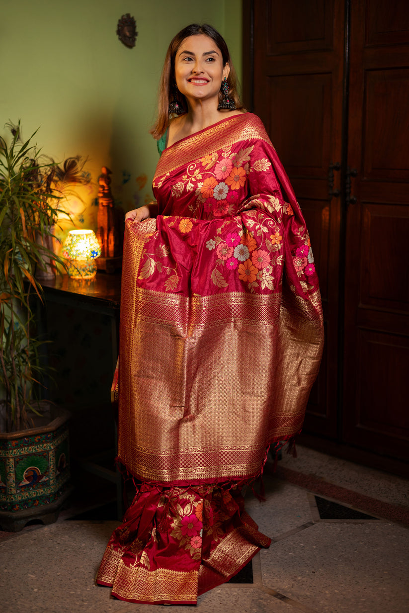 Improbable Red Soft Banarasi Silk Saree With Denouement Blouse Piece