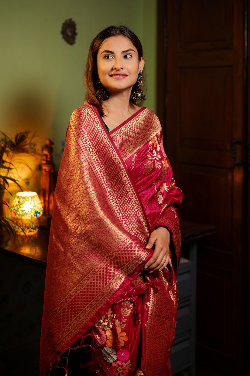 Improbable Red Soft Banarasi Silk Saree With Denouement Blouse Piece