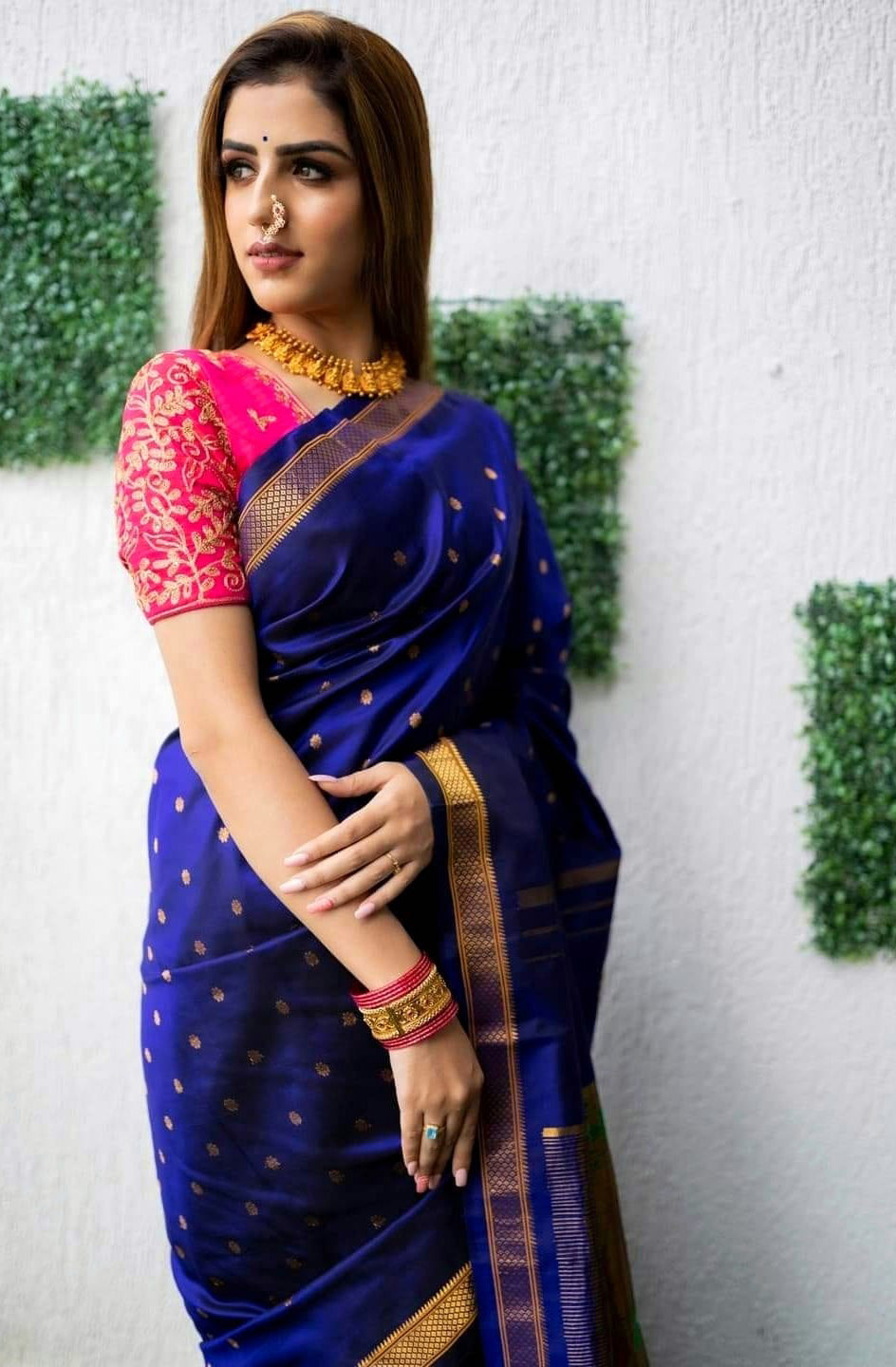 Flattering Royal Blue Paithani Silk Saree With Sizzling Blouse Piece