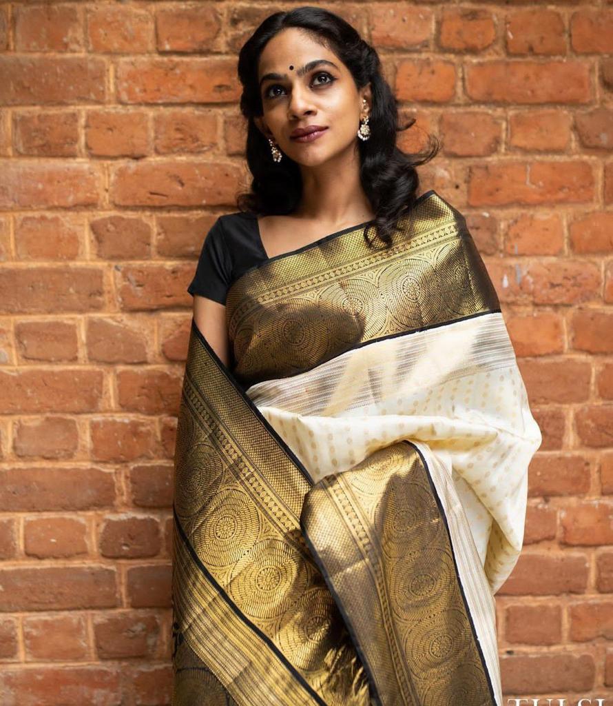 Epiphany Off White Soft Silk Saree With Glittering Blouse Piece