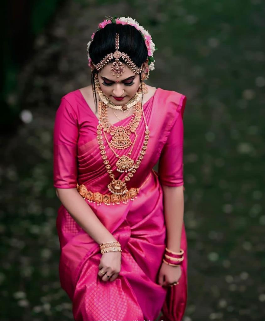 Amiable Dark Pink Soft Silk Saree With Deserving Blouse Piece