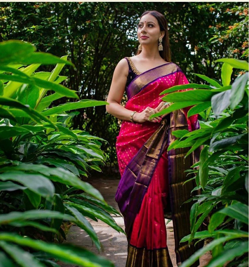 Pleasant Dark Pink Soft Banarasi Silk Saree With Enticing Blouse Piece