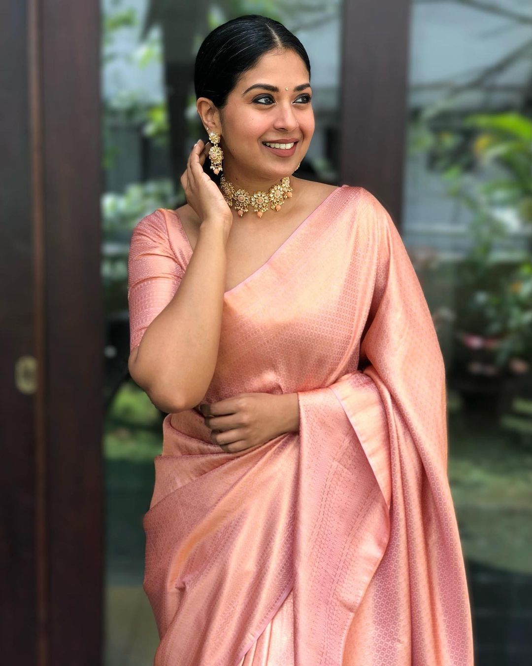 Engrossing Pink Soft Silk Saree With Panoply Blouse Piece