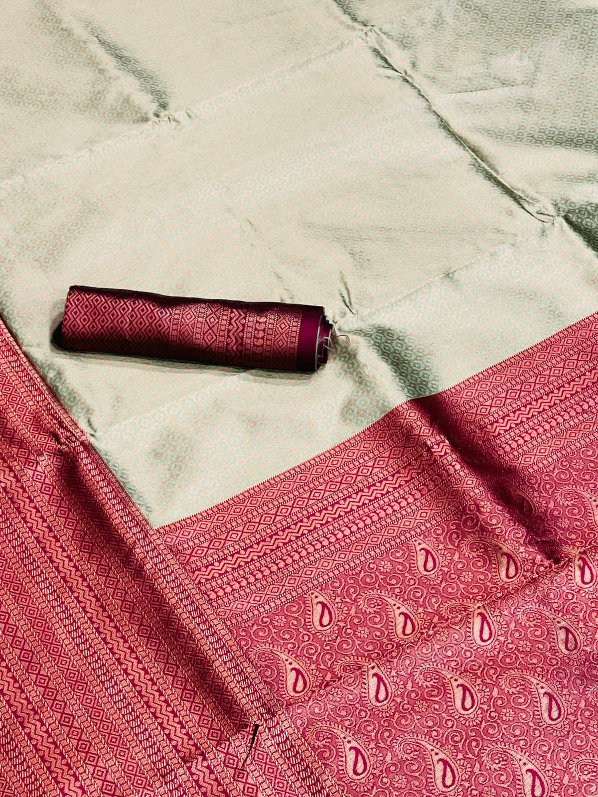 Extraordinary Sea Green Soft Silk Saree With Palimpsest Blouse Piece