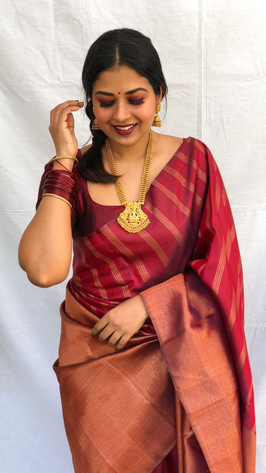 Imaginative Maroon Soft Banarasi Silk Saree With Exuberant Blouse Piece