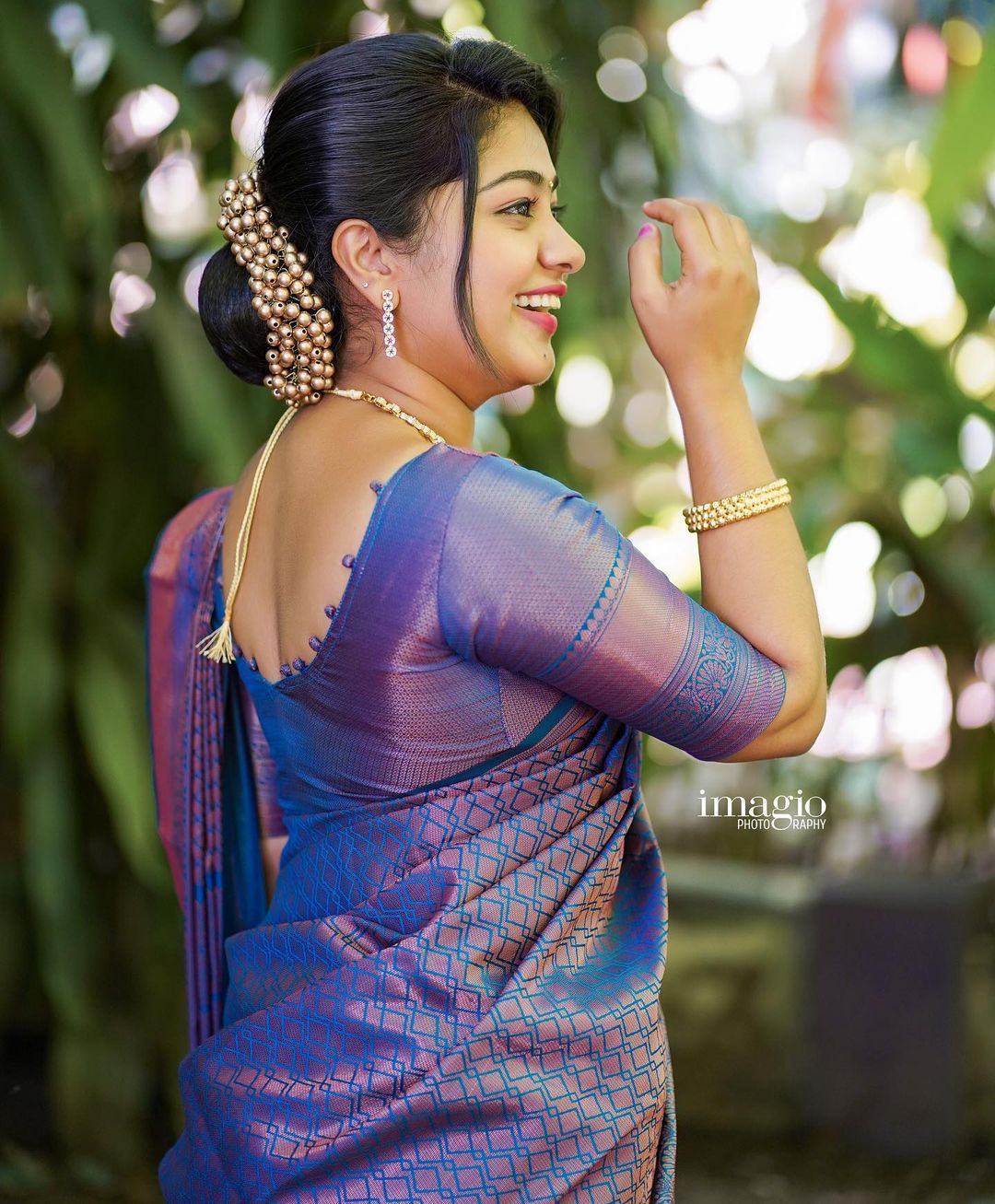 Ephemeral Blue Soft Silk Saree With Cynosure Blouse Piece