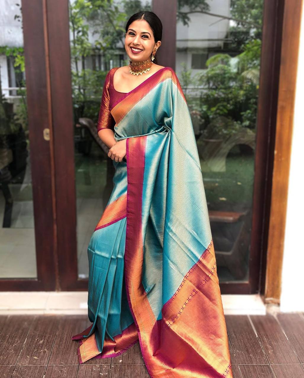 Stunning Rama Soft Silk Saree With Conflate Blouse Piece