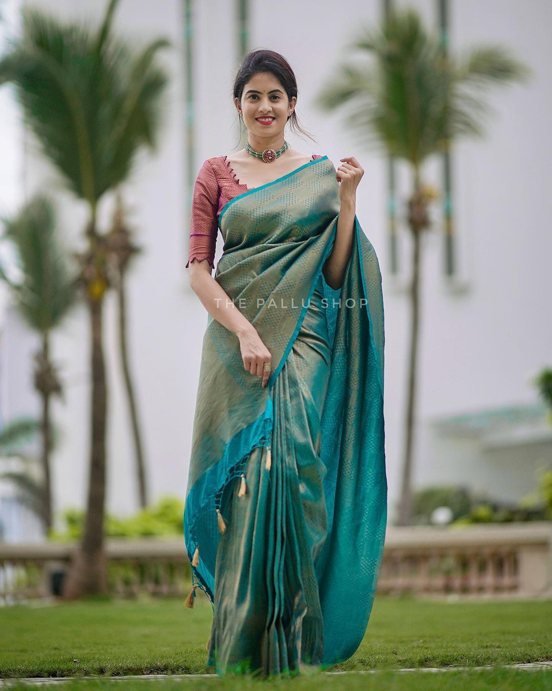 Felicitous Rama Soft Silk Saree With Wonderful Blouse Piece