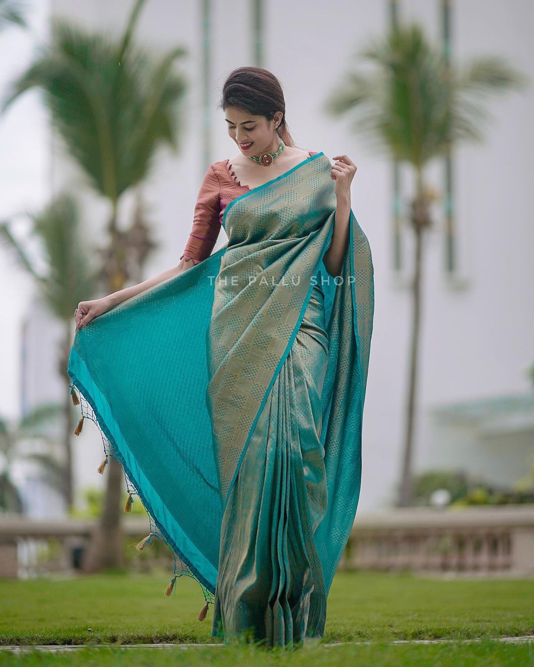 Felicitous Rama Soft Silk Saree With Wonderful Blouse Piece