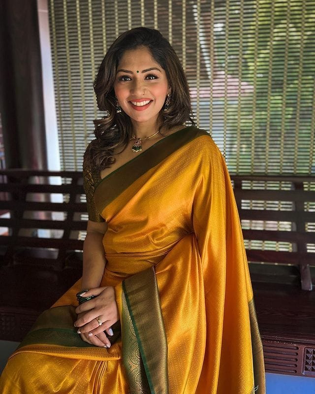 Charismatic Yellow Soft Silk Saree With Smashing Blouse Piece