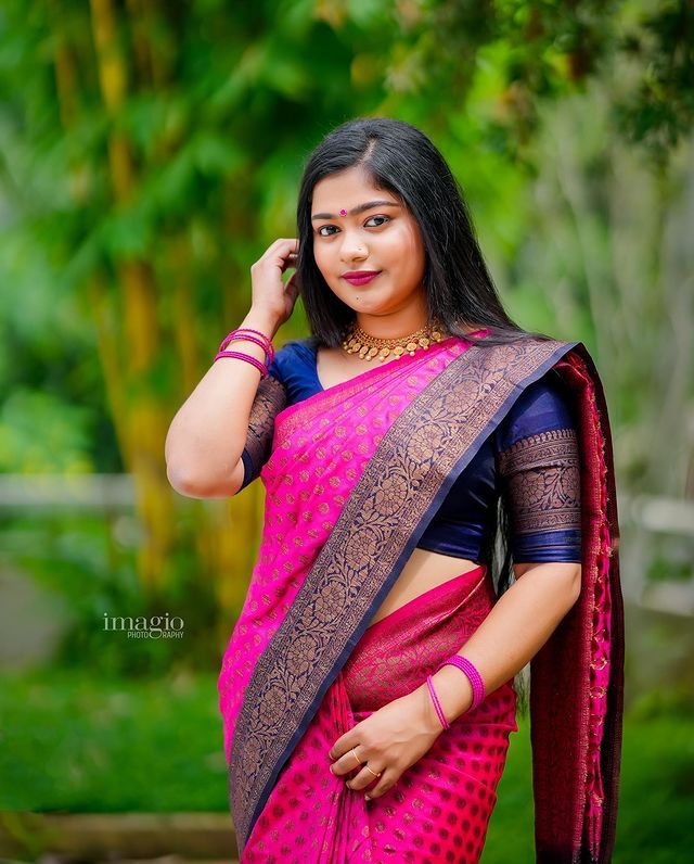 Twirling Dark Pink Soft Silk Saree With Sempiternal Blouse Piece