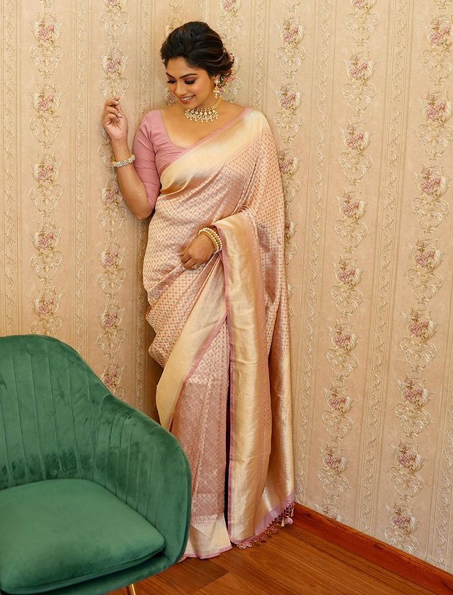 Susurrous Baby Pink Soft Silk Saree With Opulent Blouse Piece