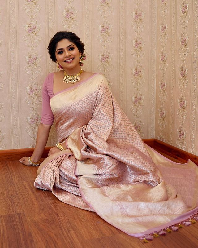 Susurrous Baby Pink Soft Silk Saree With Opulent Blouse Piece