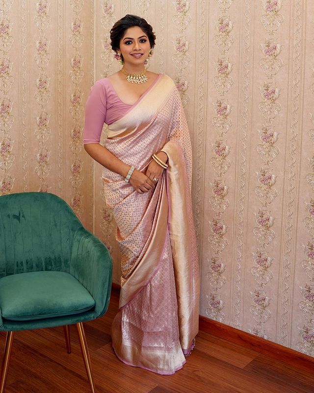 Susurrous Baby Pink Soft Silk Saree With Opulent Blouse Piece