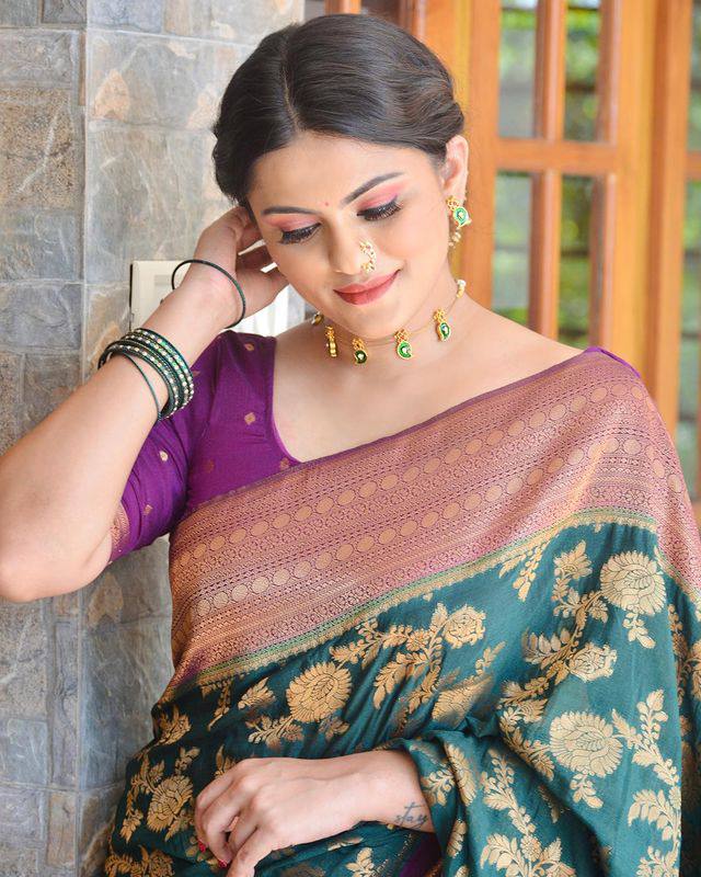 Fancifull Rama Soft Banarasi Silk Saree With Admirable Blouse Piece