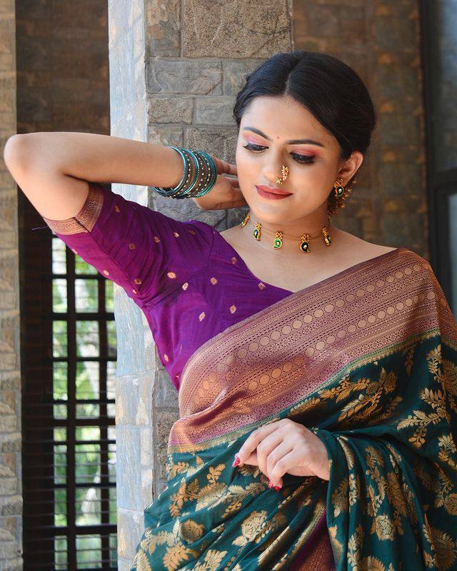 Fancifull Rama Soft Banarasi Silk Saree With Admirable Blouse Piece