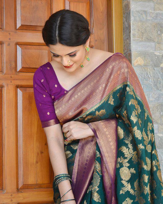 Fancifull Rama Soft Banarasi Silk Saree With Admirable Blouse Piece