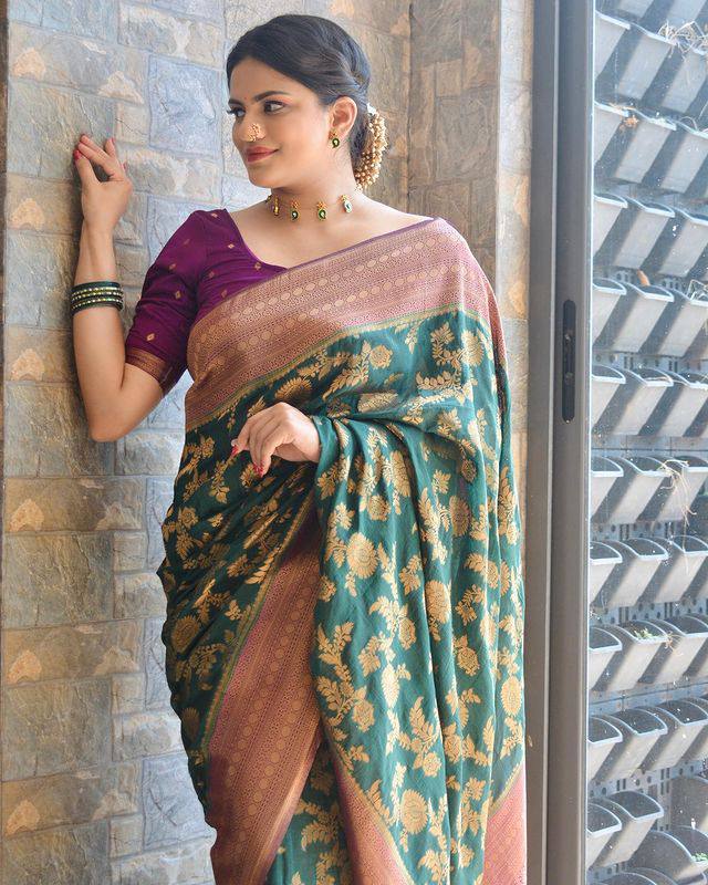 Fancifull Rama Soft Banarasi Silk Saree With Admirable Blouse Piece