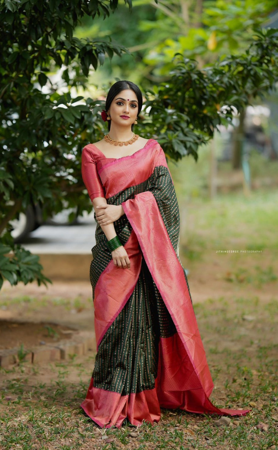 Capricious Green Soft Silk Saree With Opulent Blouse Piece