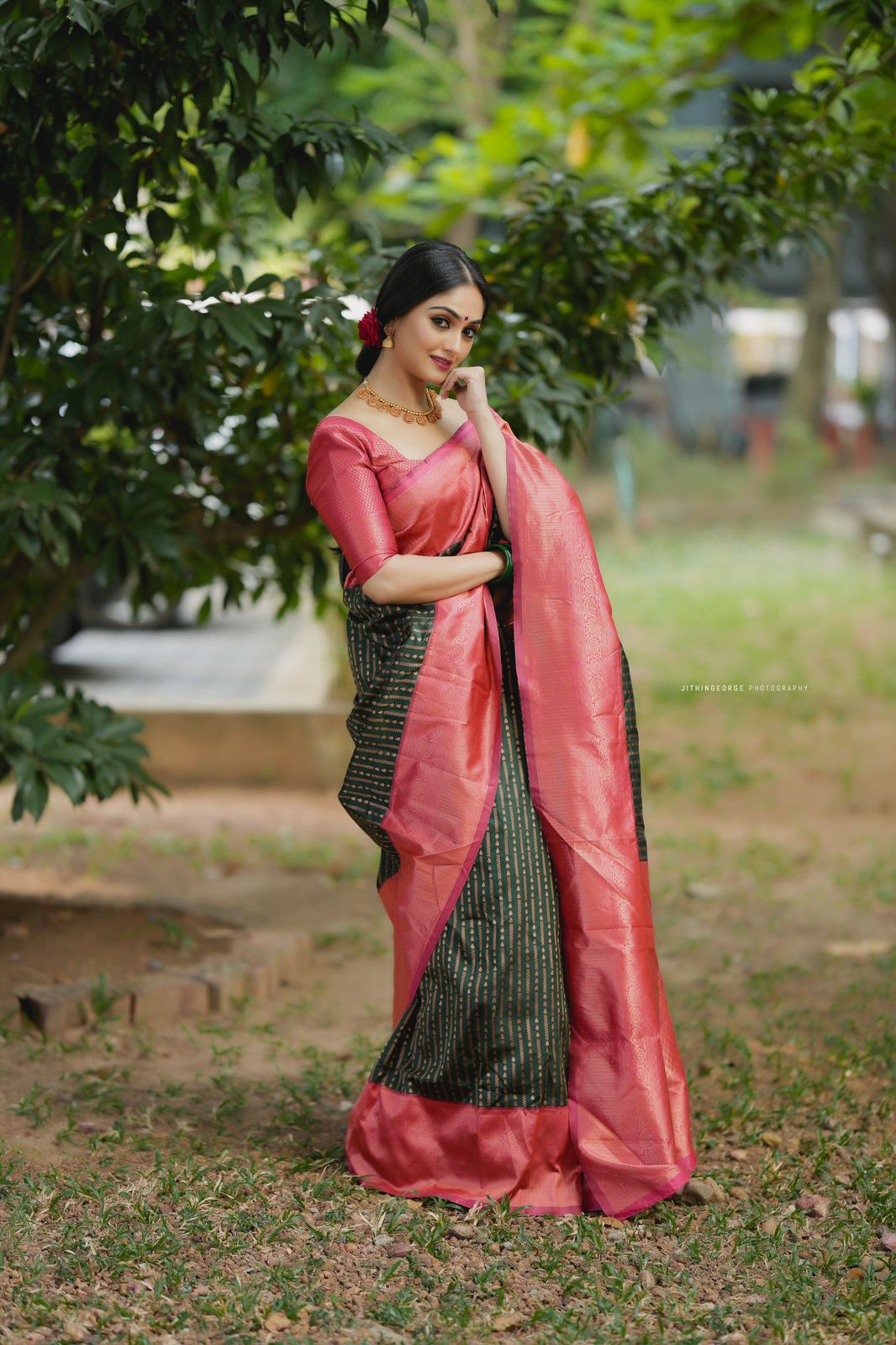 Capricious Green Soft Silk Saree With Opulent Blouse Piece